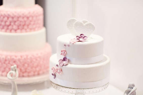 Как выбрать размер и вес свадебного торта в зависимости от количества гостей?